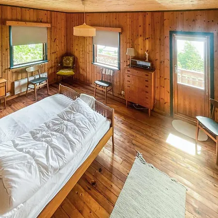 بيت للعطل 4 Bedroom Stunning In لينغدال