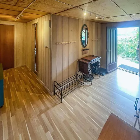 بيت للعطل 4 Bedroom Stunning In *