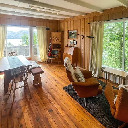 بيت للعطل 4 Bedroom Stunning In